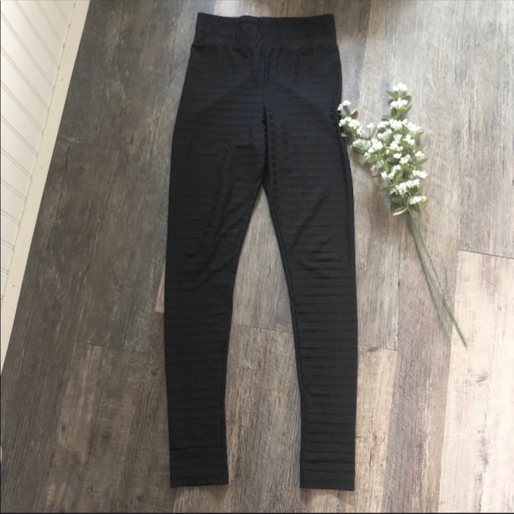 Otis & MacLaine | Black Striped Leggings